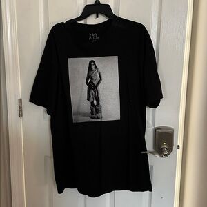 Tate McRae tour T-shirt